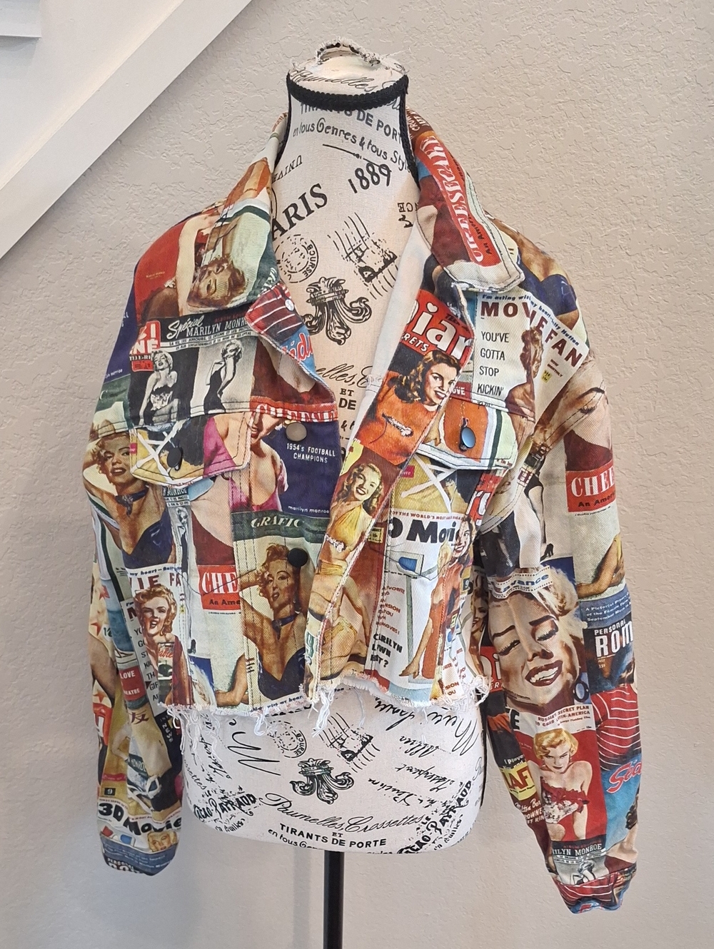 Forever 21 Marilyn Monroe Cropped Jean Jacket Size Medium